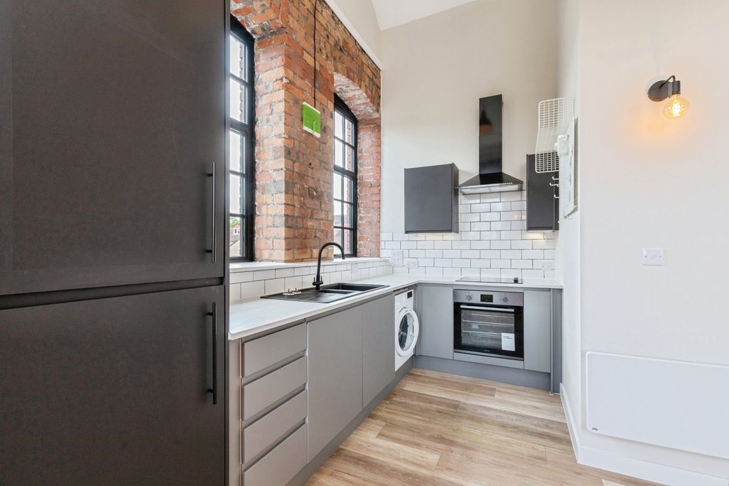 Property photo 3 of 10 Pbox-Img.Jpg