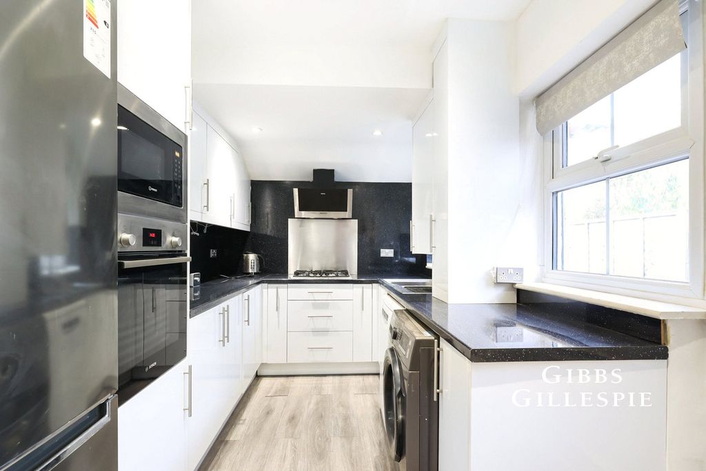 Property photo 2 of 10 Picture No. 03