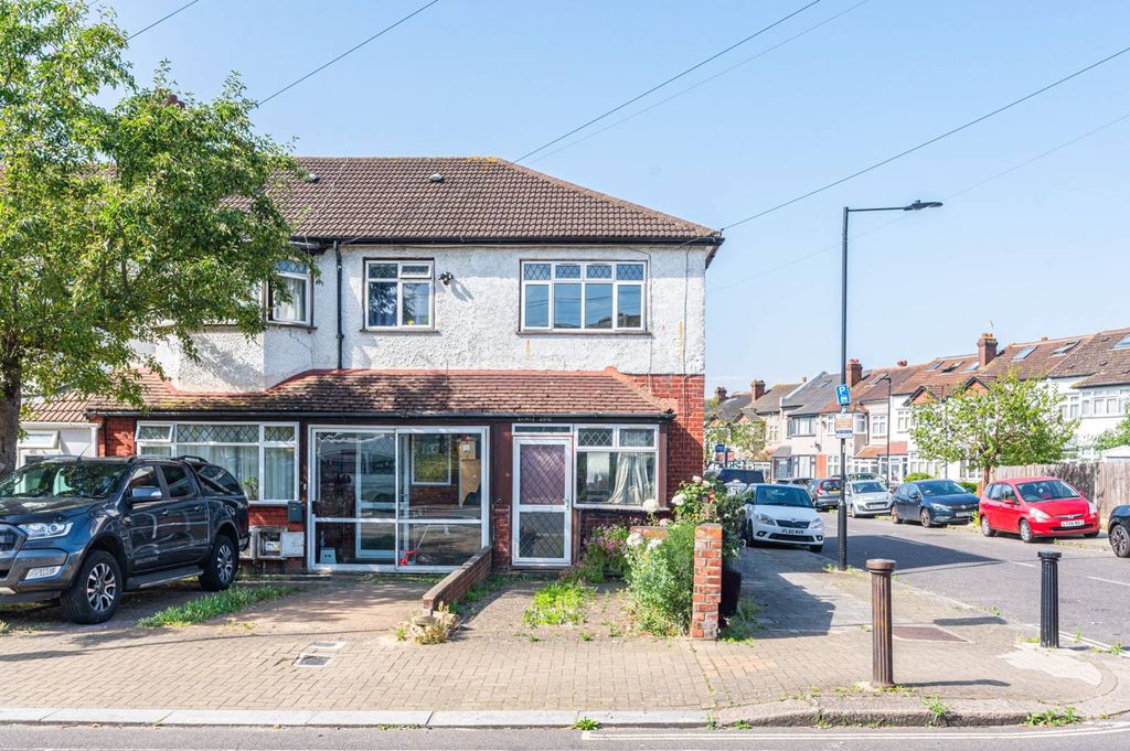 Property photo 1 of 9