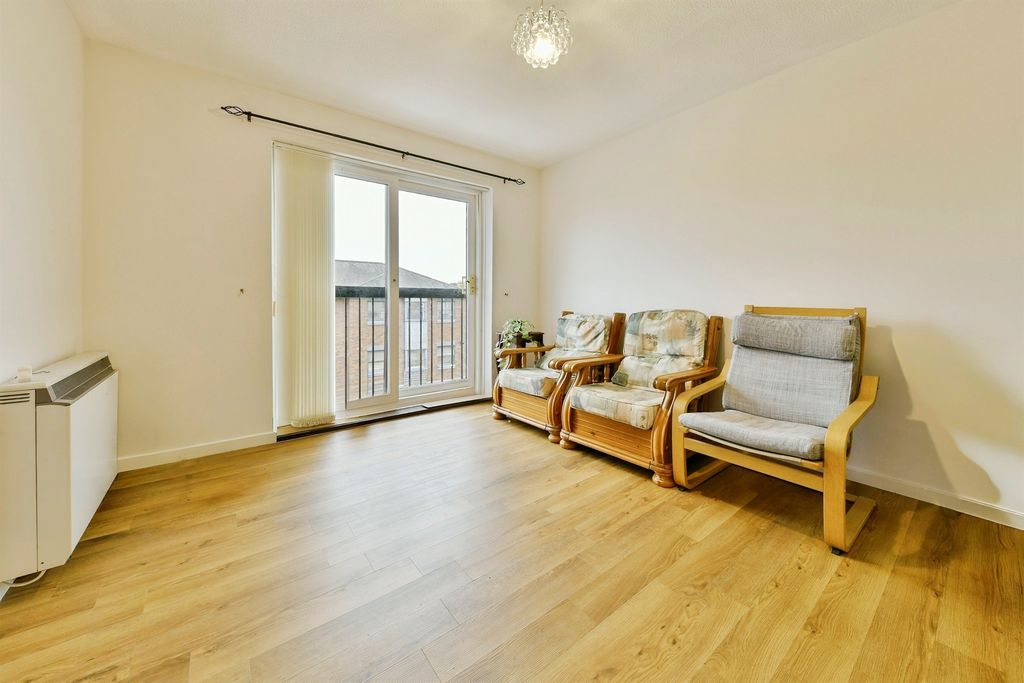 Property photo 3 of 12