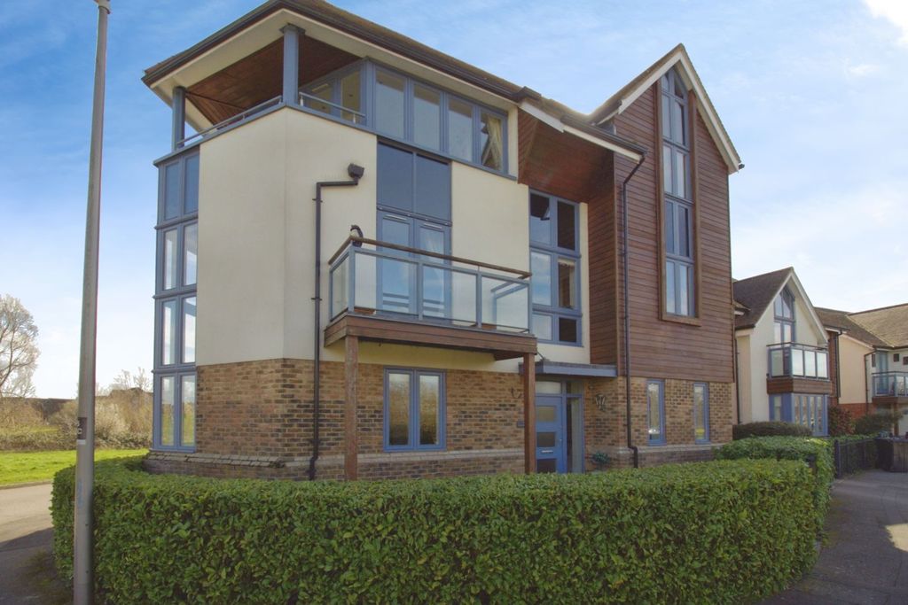 Property photo 1 of 33