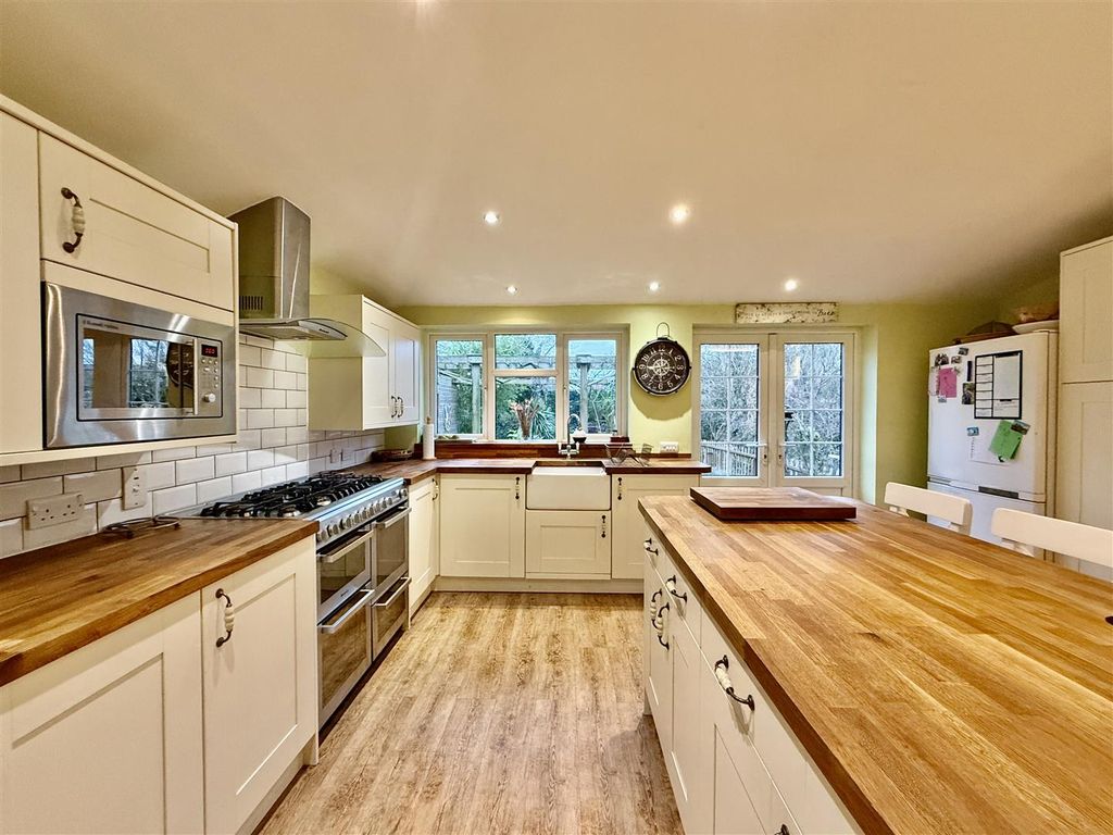 Property photo 2 of 28 2