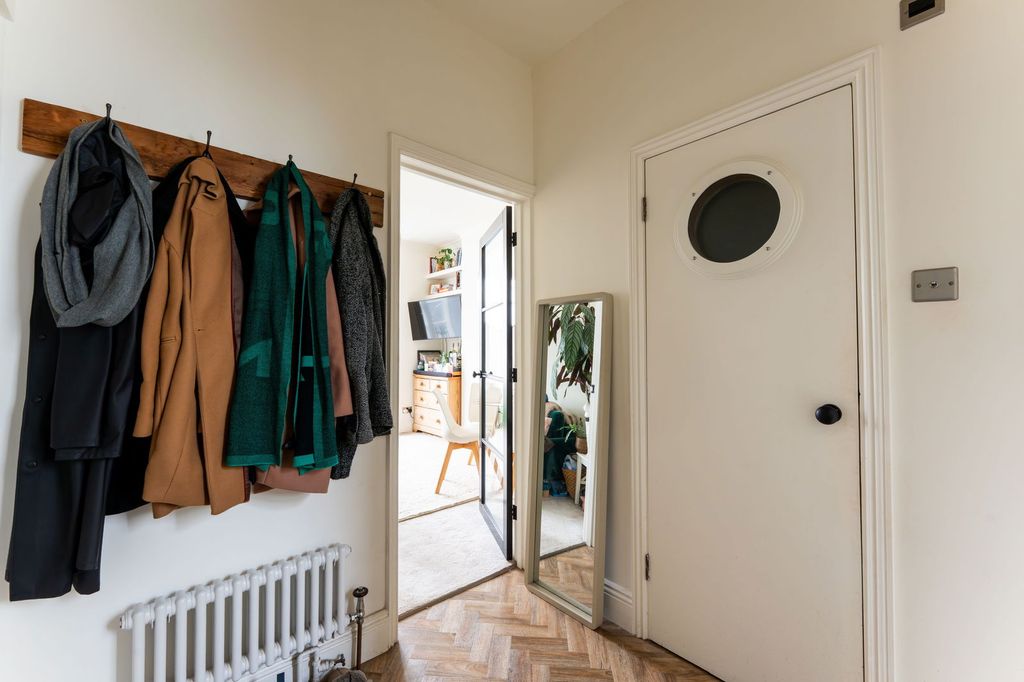 Property photo 3 of 31