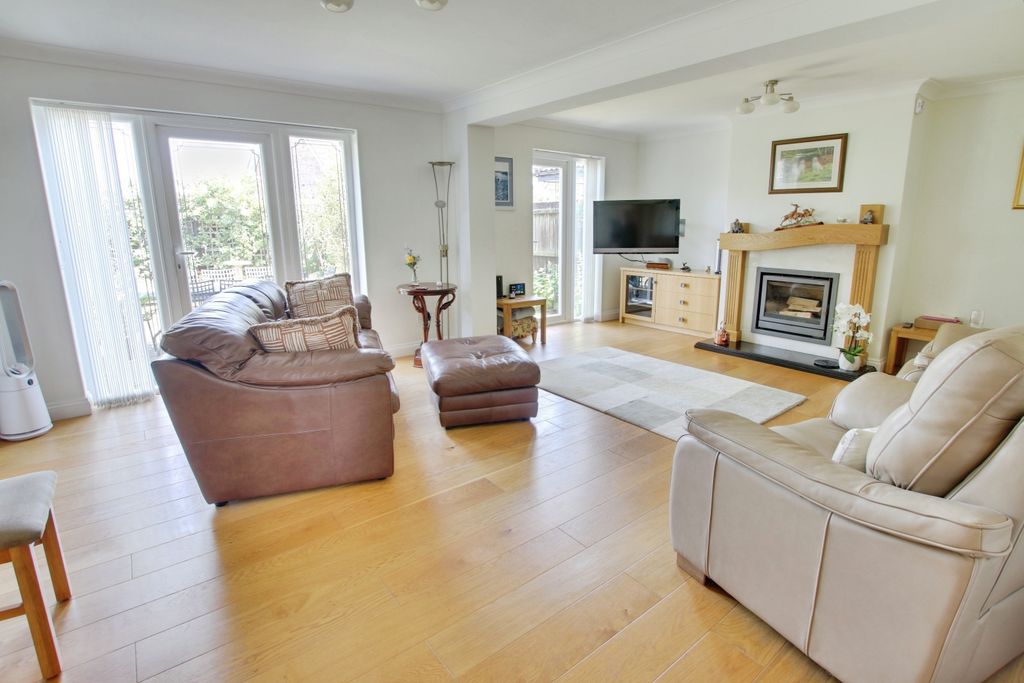 Property photo 3 of 25