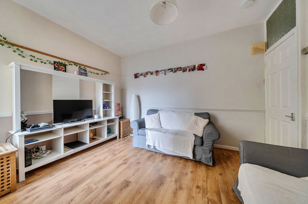 Property photo 2 of 12 1409777-3-69A1B82...