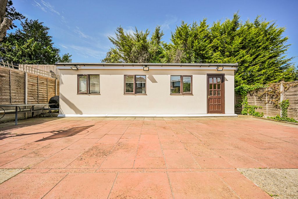 Property photo 1 of 45