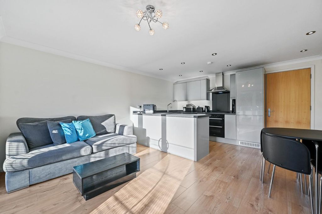 Property photo 3 of 9