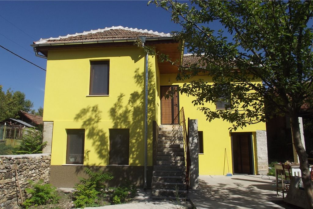 Property photo 2 of 10
