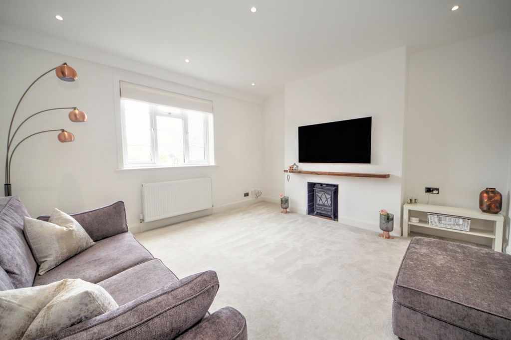 Property photo 3 of 18 Gallery