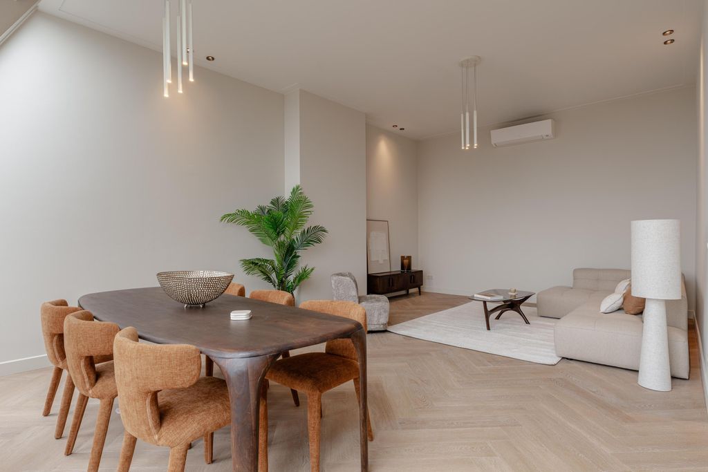 Property photo 3 of 37