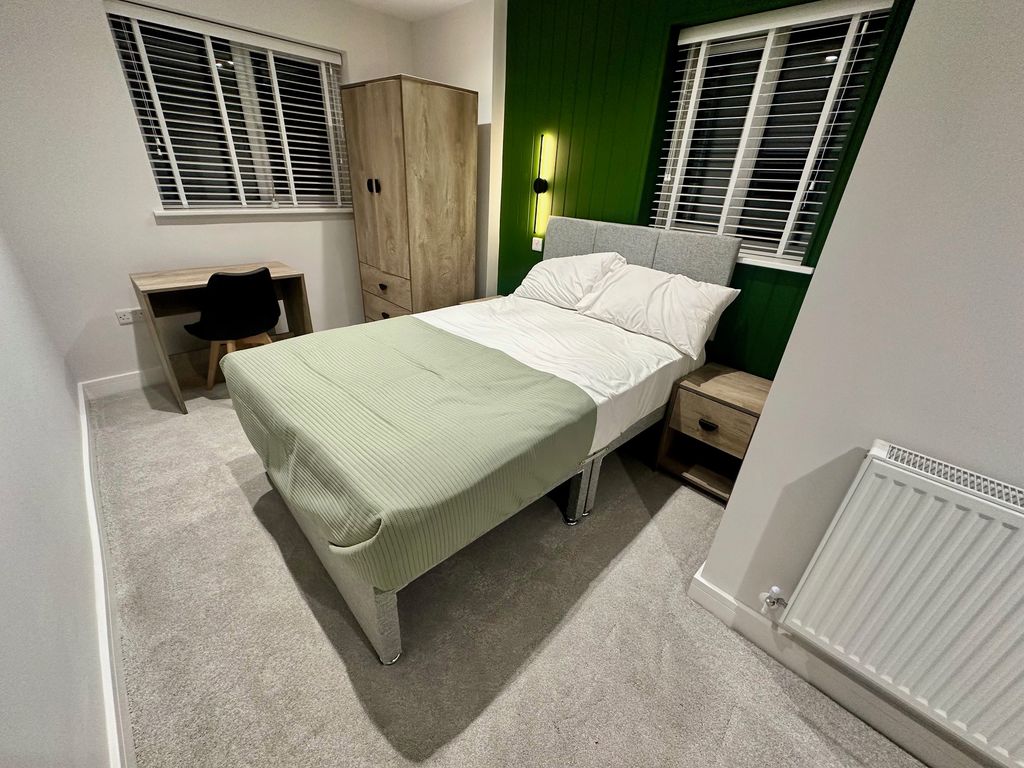 Property photo 2 of 12 Image