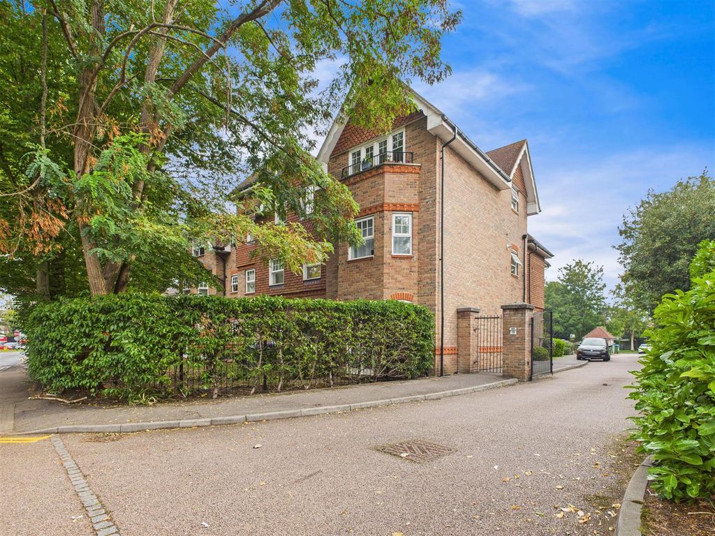 Property photo 1 of 11