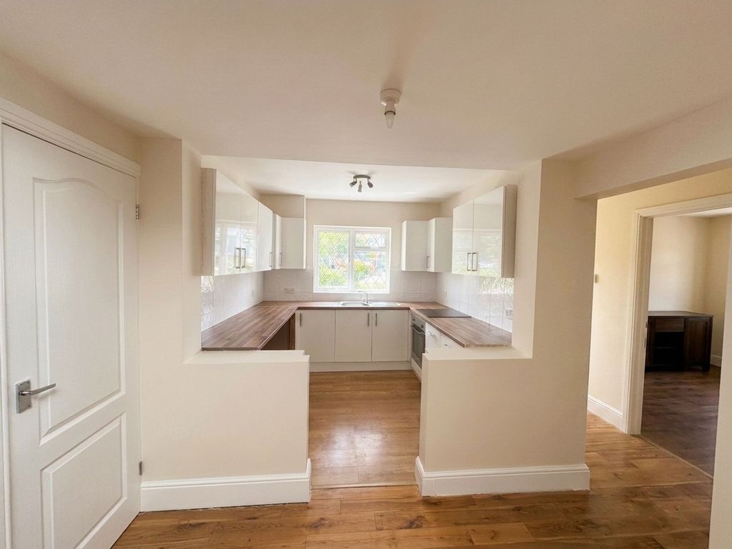 Property photo 2 of 26