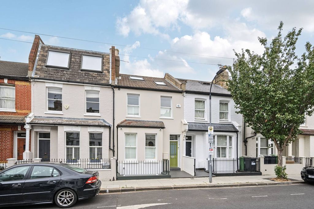 Property photo 2 of 18