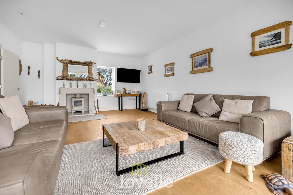 Property photo 2 of 49
