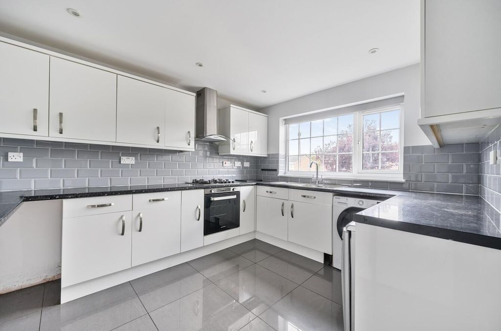 Property photo 3 of 16 1345596-1-68Ada36Ea9A5c.Jpg