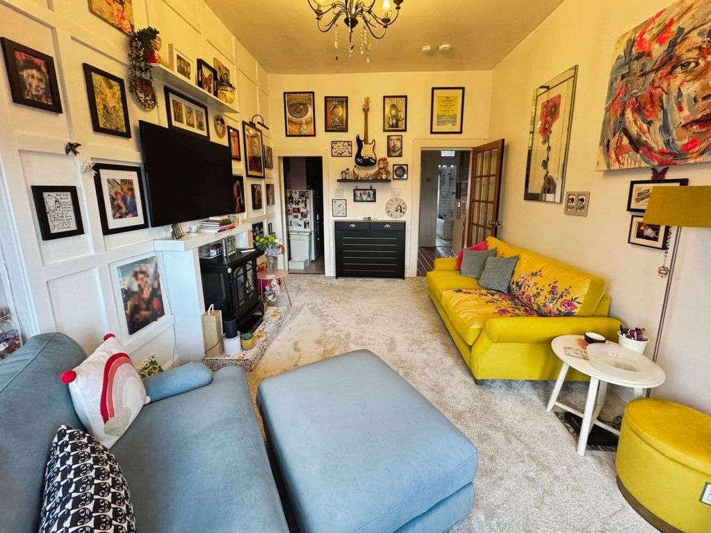 Property photo 3 of 9 3