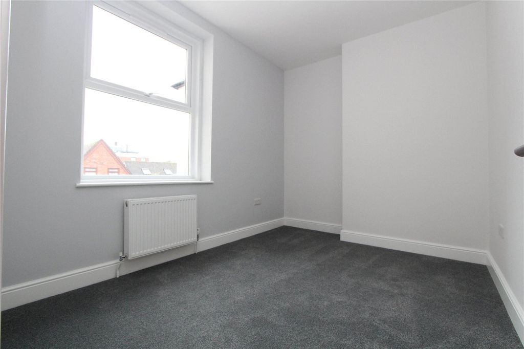 Additional image 7 of 2 bed flat for saleChapel Street, Petersfield, Hampshire GU32