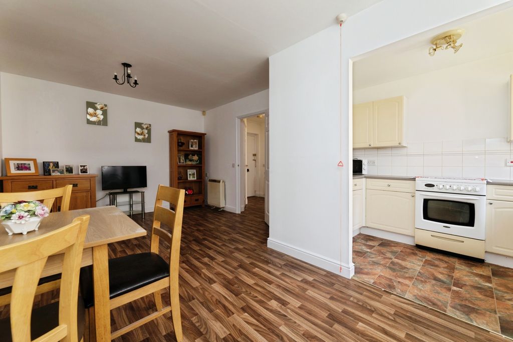 Property photo 3 of 16