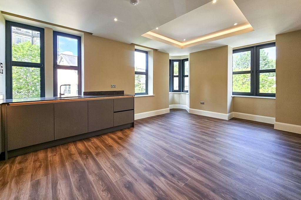 Property photo 3 of 23