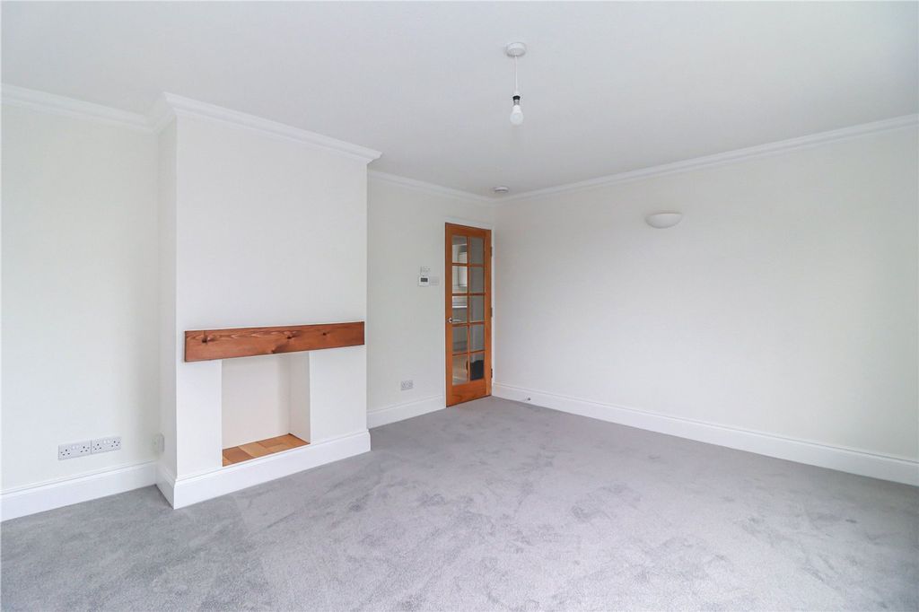 Property photo 3 of 16 Living Room