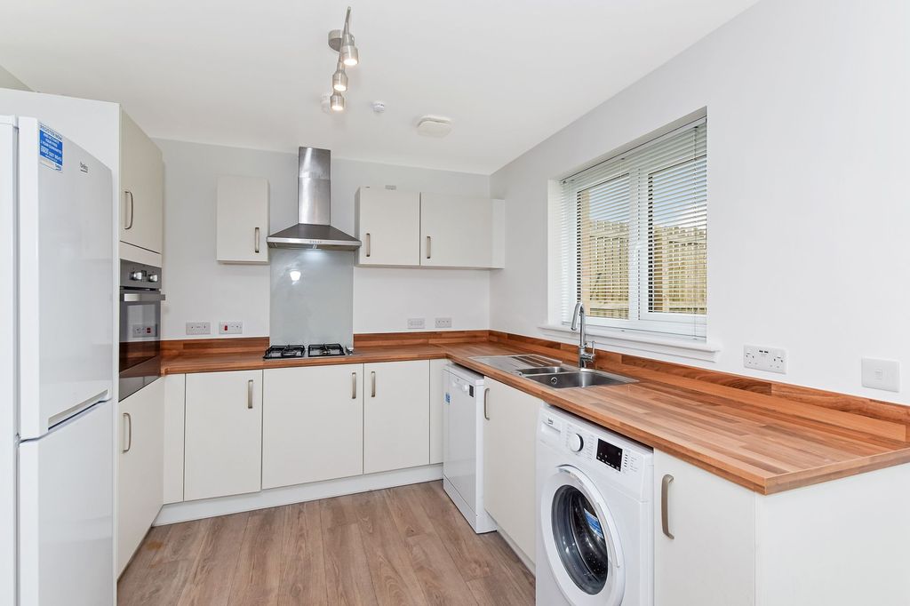 Property photo 3 of 20 Kitchen