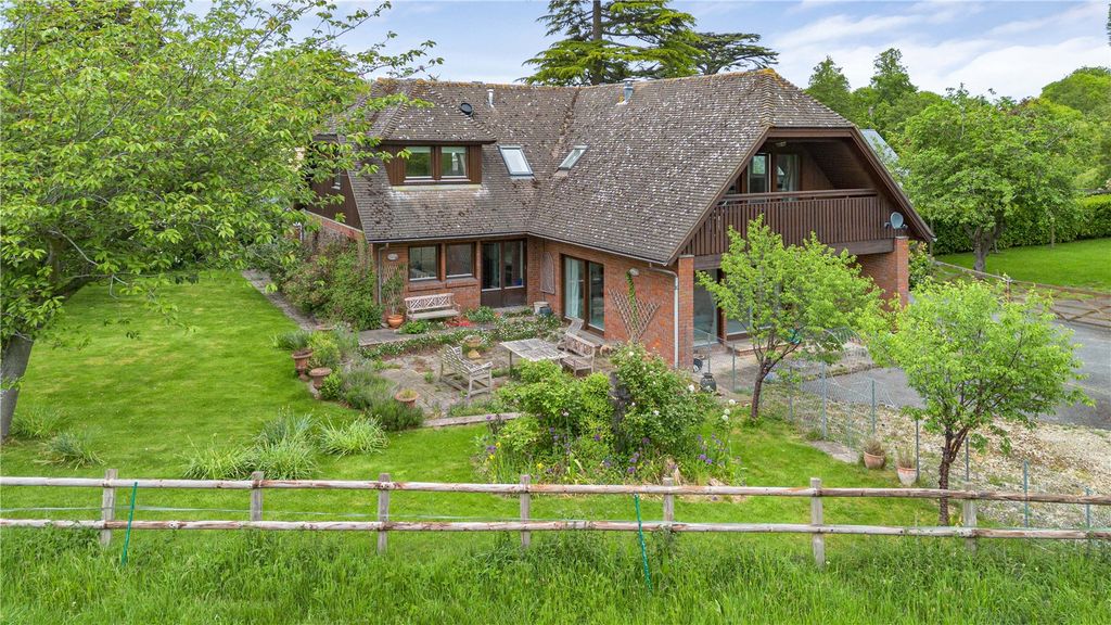 Property photo 1 of 33 Picture No. 18
