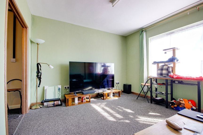 Property photo 3 of 17