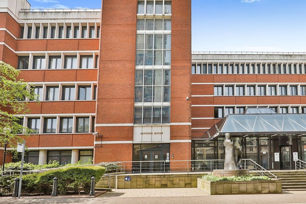 Property photo 1 of 6