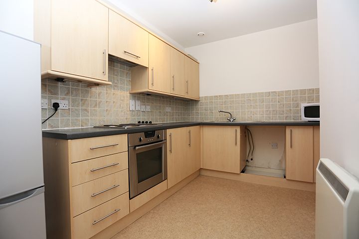 Property photo 2 of 11 Kitchen