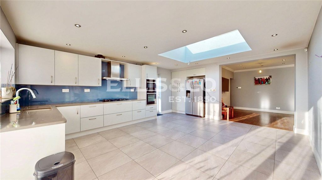 Property photo 2 of 11 Picture No. 08