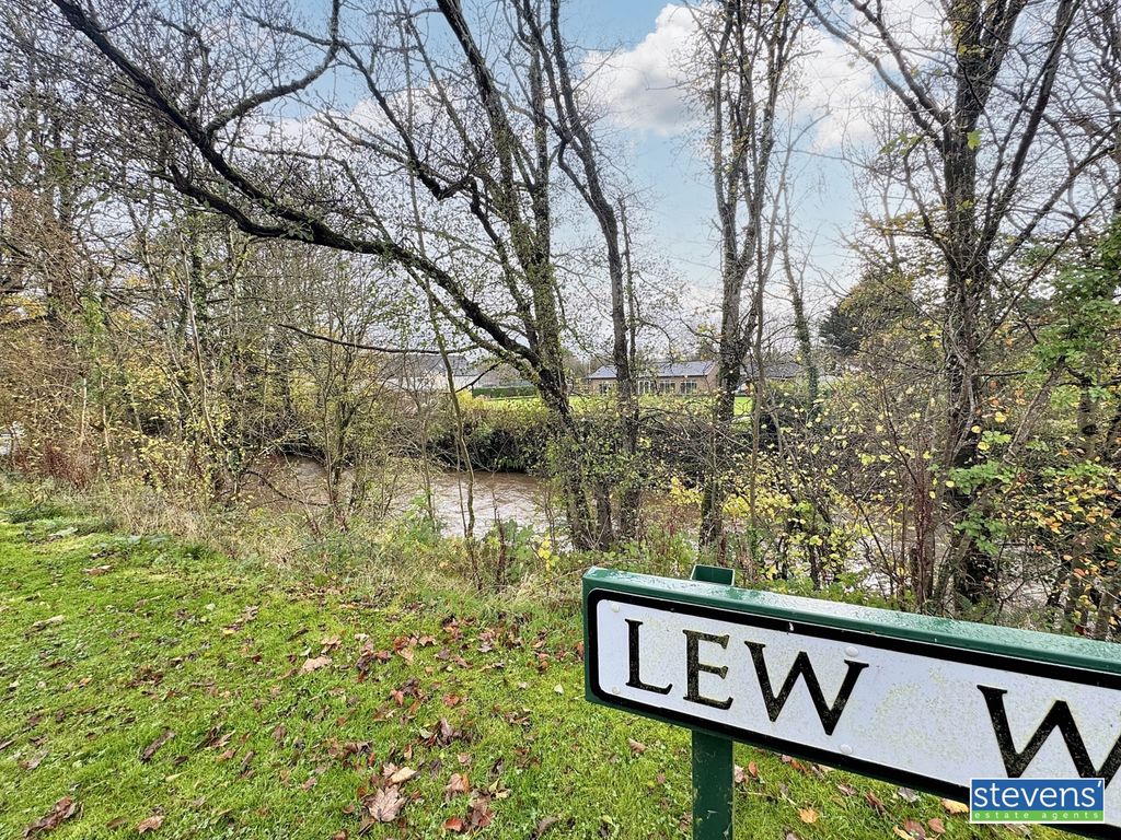 Property photo 2 of 22 Image00001