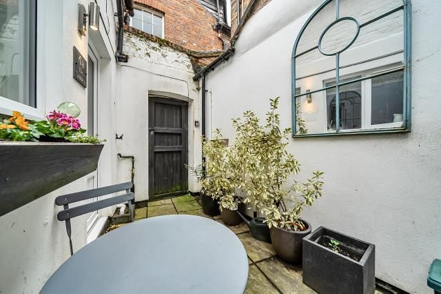 Property photo 3 of 11 External