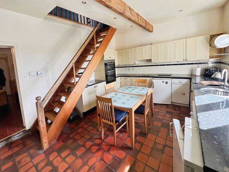 Property photo 3 of 14 Kitchen