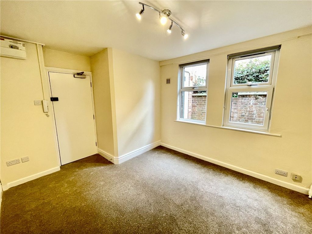 Property photo 3 of 7 Picture No. 01