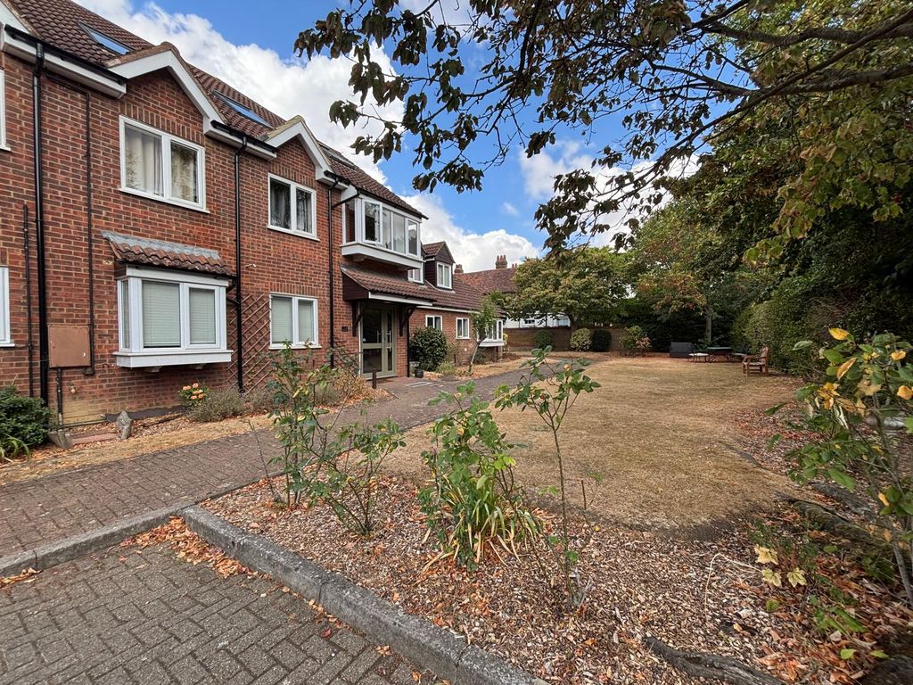 Property photo 1 of 9