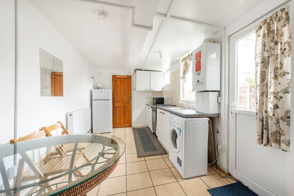 Property photo 1 of 5