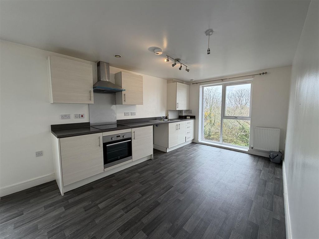 Additional image 5 of 2 bed flat to rentBrunton Road, Pool, Redruth TR15