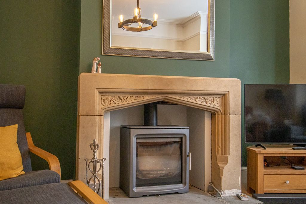 Property photo 3 of 24 4988604