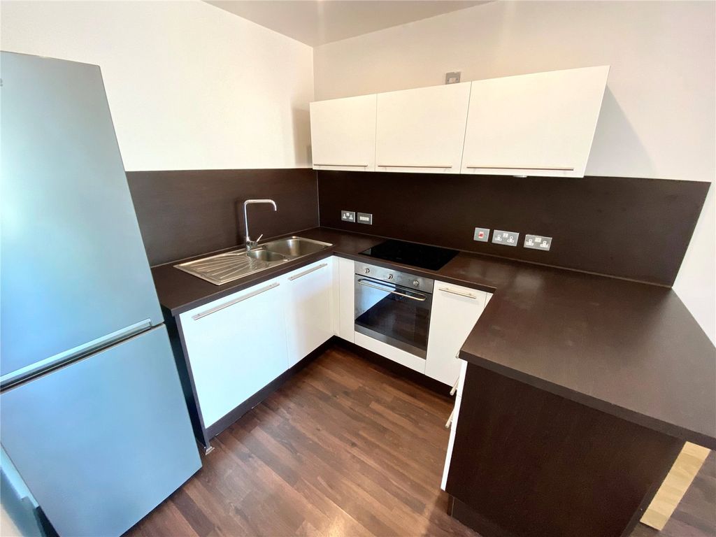 Property photo 2 of 9 Kitchen 1