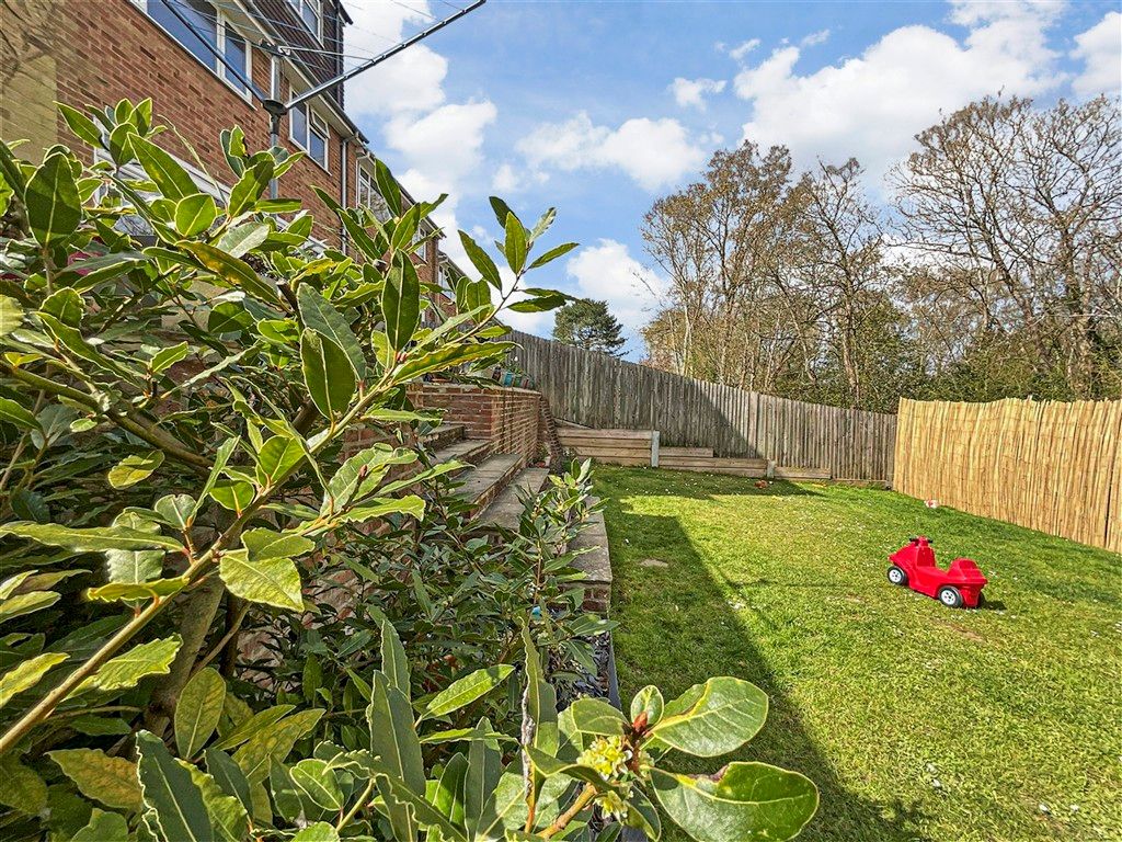 Property photo 3 of 21 Garden