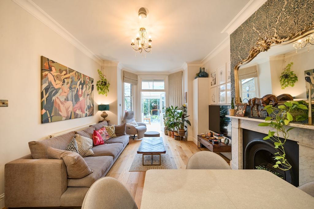 Property photo 2 of 16 1403942-20-69736c...