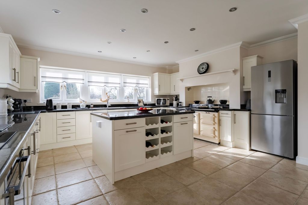 Property photo 3 of 30