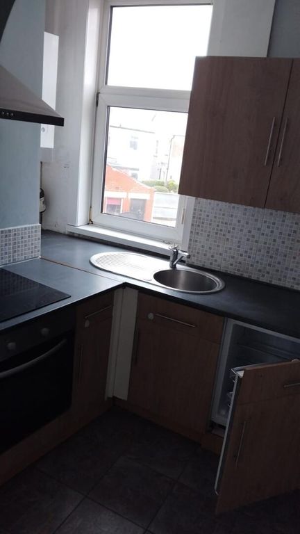 Property photo 3 of 11 Kitchen