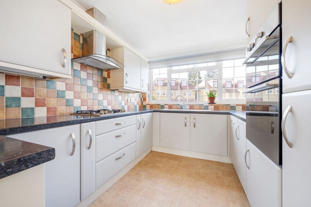 Property photo 2 of 12