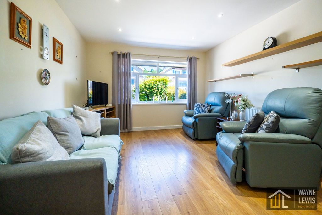 Property photo 2 of 30
