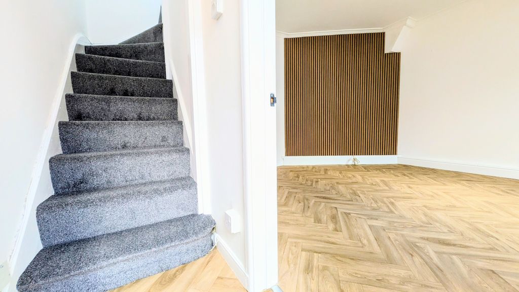 Property photo 2 of 11 Pxl_20260325_151442419.Mp~2