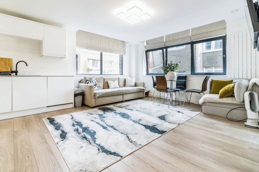 Property photo 2 of 16 Picture No. 24