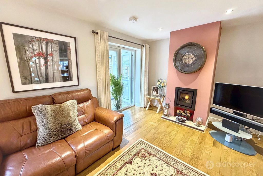 Property photo 2 of 35 4682493