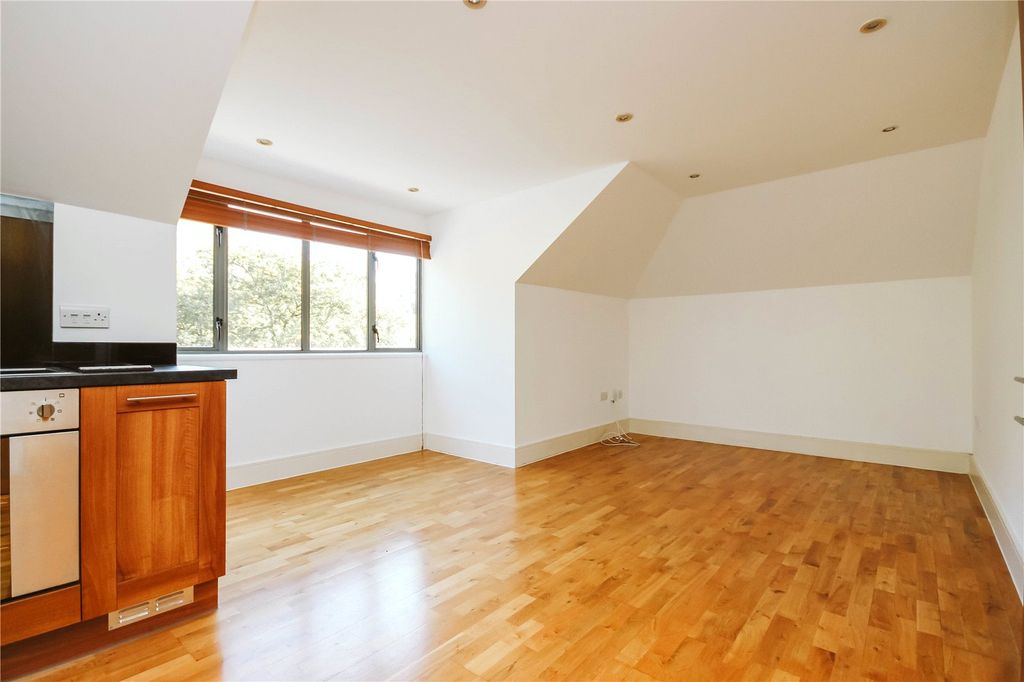 Property photo 3 of 12 Picture No. 06